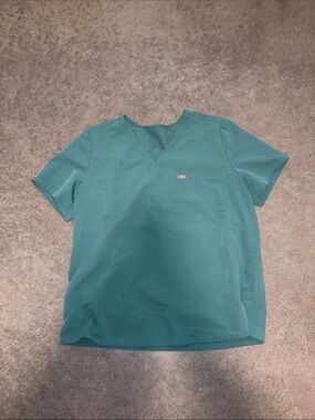 Women’s figs scrub top